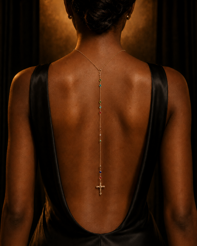 Bijou de dos pour robe dos nu — Bijou de dos croix dorée — Divine | Spiralée Paris